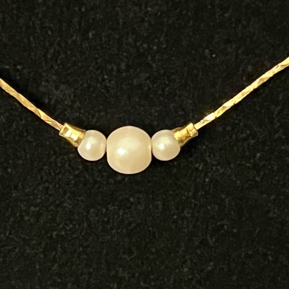 Delicate Avon Necklace - Picture 2 of 7